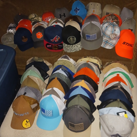 Hats, Tobaggins - Picture 5 of 7